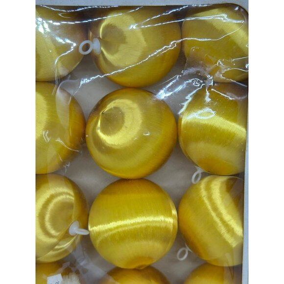 Vintage Pyramid Unbreakable Gold Ball Christmas Ornaments Satin Sheen 12 PCS Box - Picture 5 of 8
